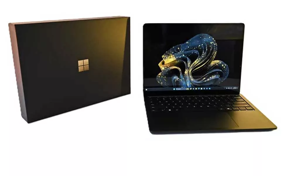 Microsoft Viert Feest Met Bloom wallpaper | Softwaregeeknl